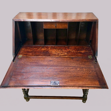 Load image into Gallery viewer, Early Twentieth Century Oak Bureau
