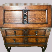 Load image into Gallery viewer, Early Twentieth Century Oak Bureau