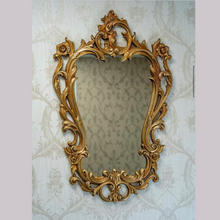 Load image into Gallery viewer, Stunning Gilt Framed Mirror
